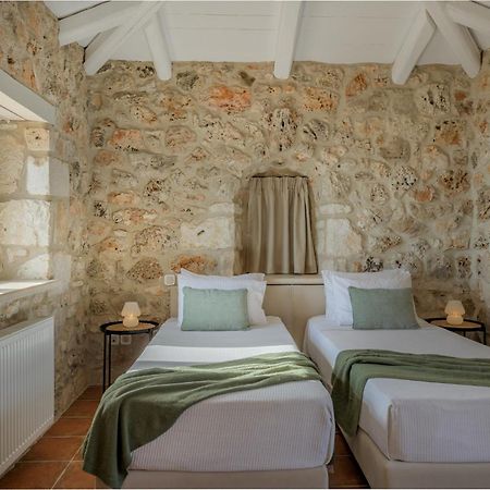 Gagouinos Cottage Korithion Bagian luar foto