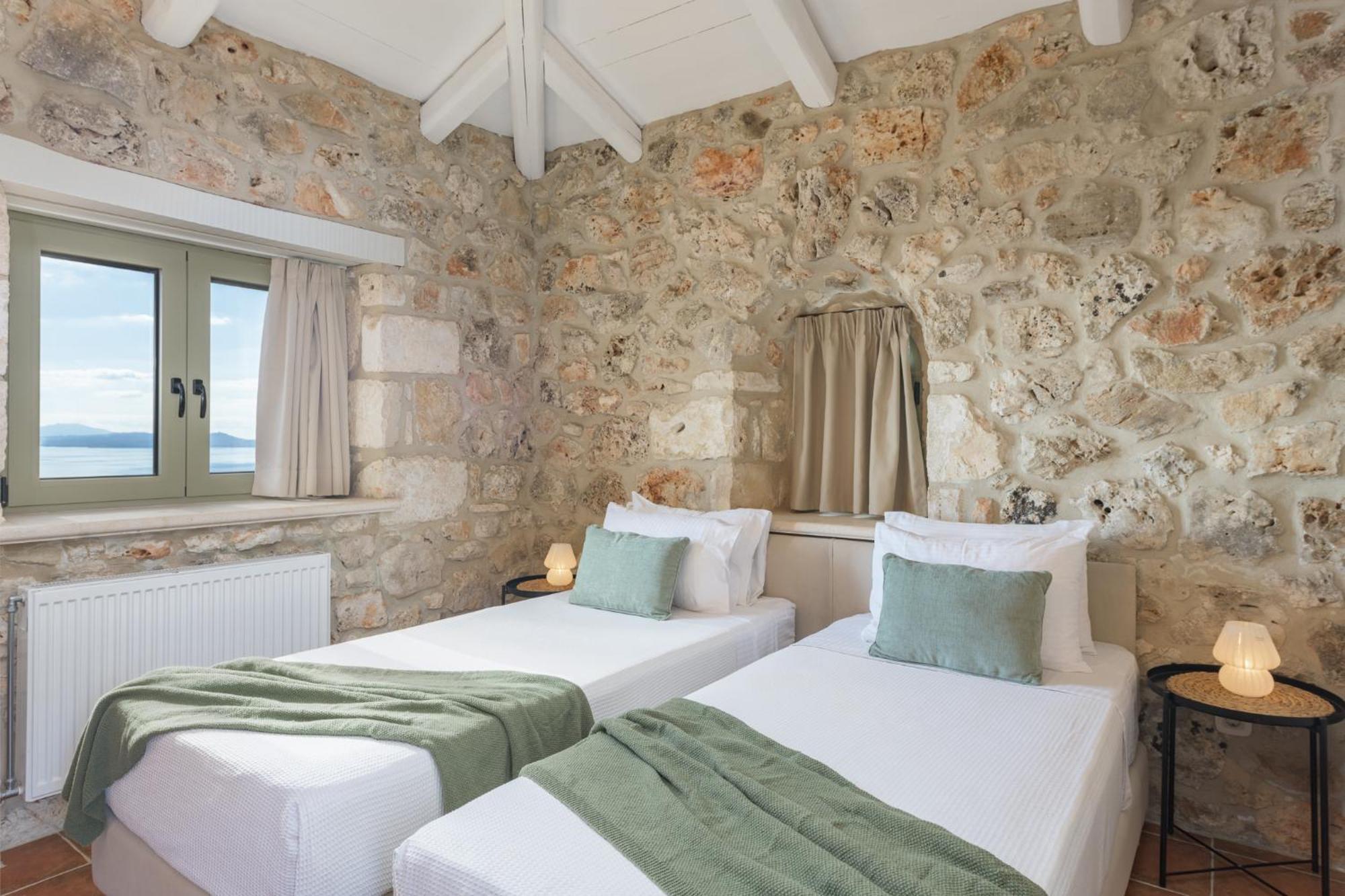 Gagouinos Cottage Korithion Bagian luar foto