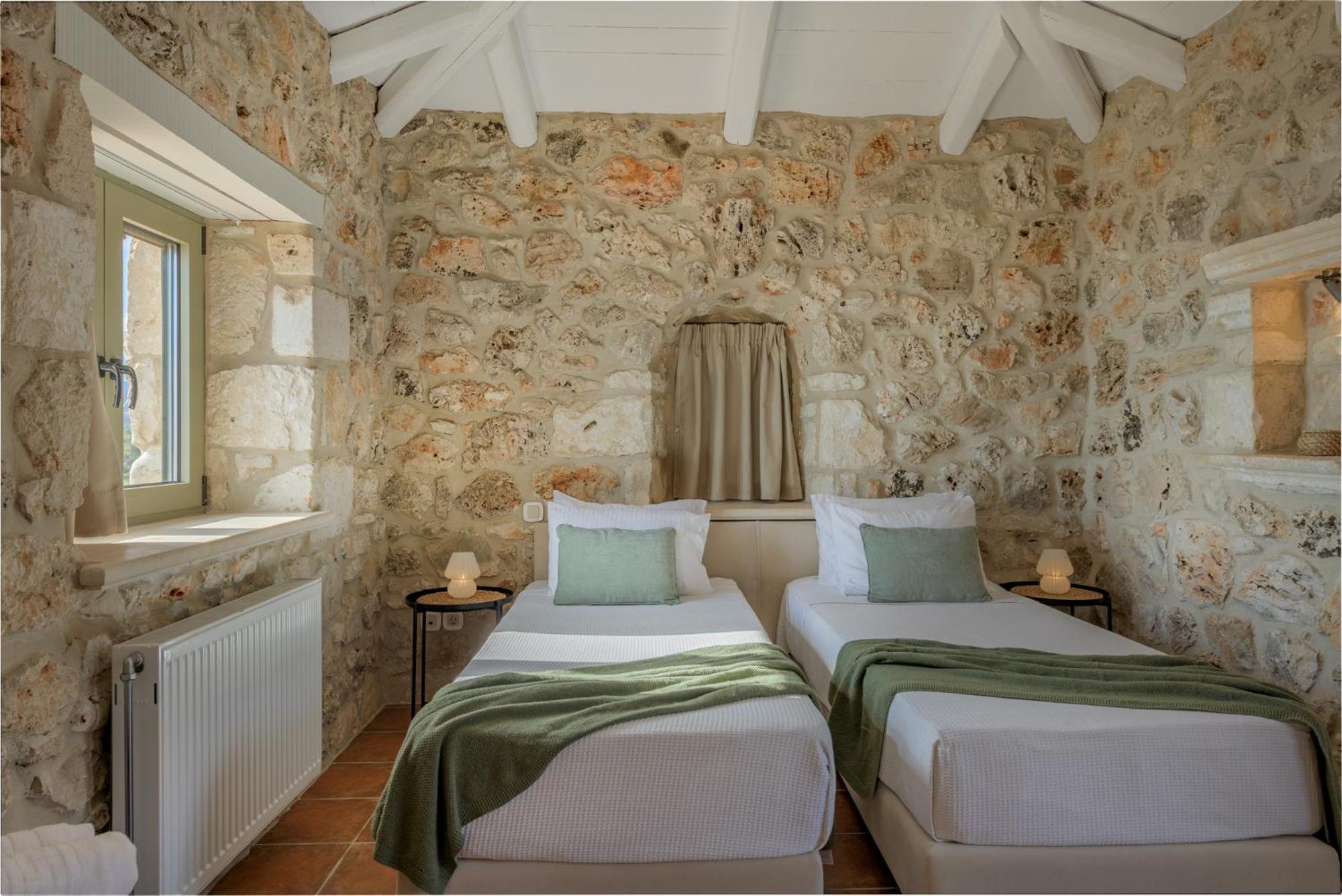 Gagouinos Cottage Korithion Bagian luar foto