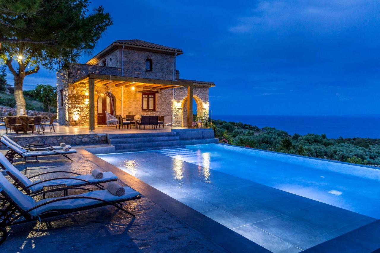 Gagouinos Cottage Korithion Bagian luar foto